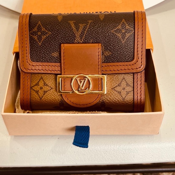 Louis Vuitton Handbags - Authentic Louis Vuitton Dauphine Compact Wallet  in Reverse Monogram Canvas